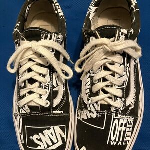 Vans Old Skool Black/White All-Over Logo Print Skate Shoes – Men’s 10.5